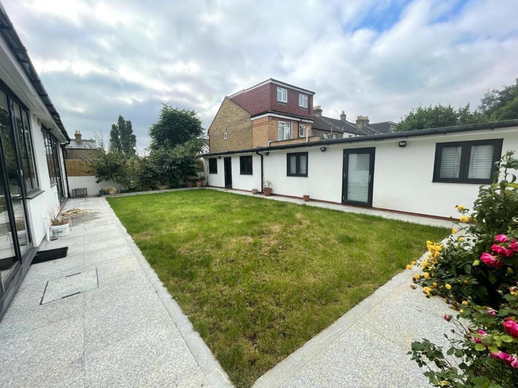 מלון אילפורד 371 Cranbrook Rd Ig2 מראה חיצוני תמונה